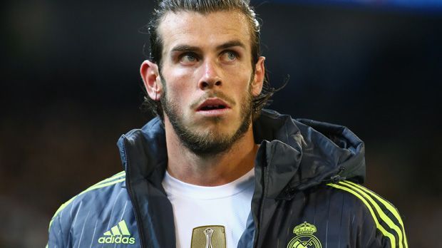 
                <strong>Linkes Mittelfeld: Gareth Bale</strong><br>
                Linkes Mittelfeld: Gareth Bale. Auf dem zweiten Flügel findet wieder ein Star von Real Madrid seinen Platz. "Große Schnelligkeit und eine enorme Qualität", fasst Lampard die Qualitäten des Walisers zusammen.
              