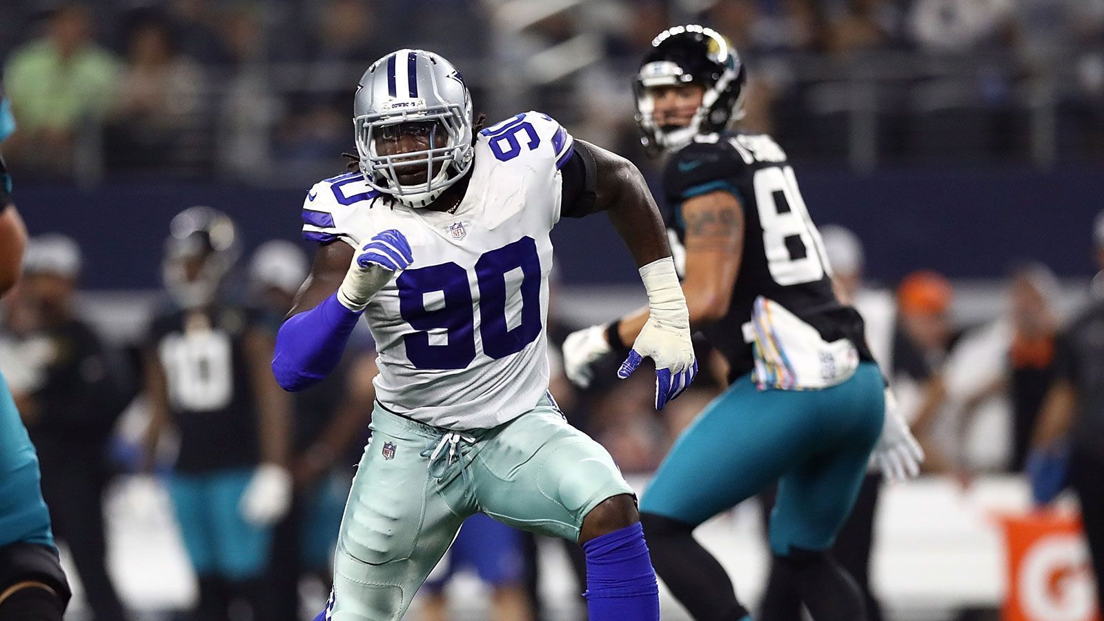 
                <strong>Platz 45: DeMarcus Lawrence</strong><br>
                Position: Defensive EndTeam: Dallas CowboysPlatzierung im Vorjahr: 34
              