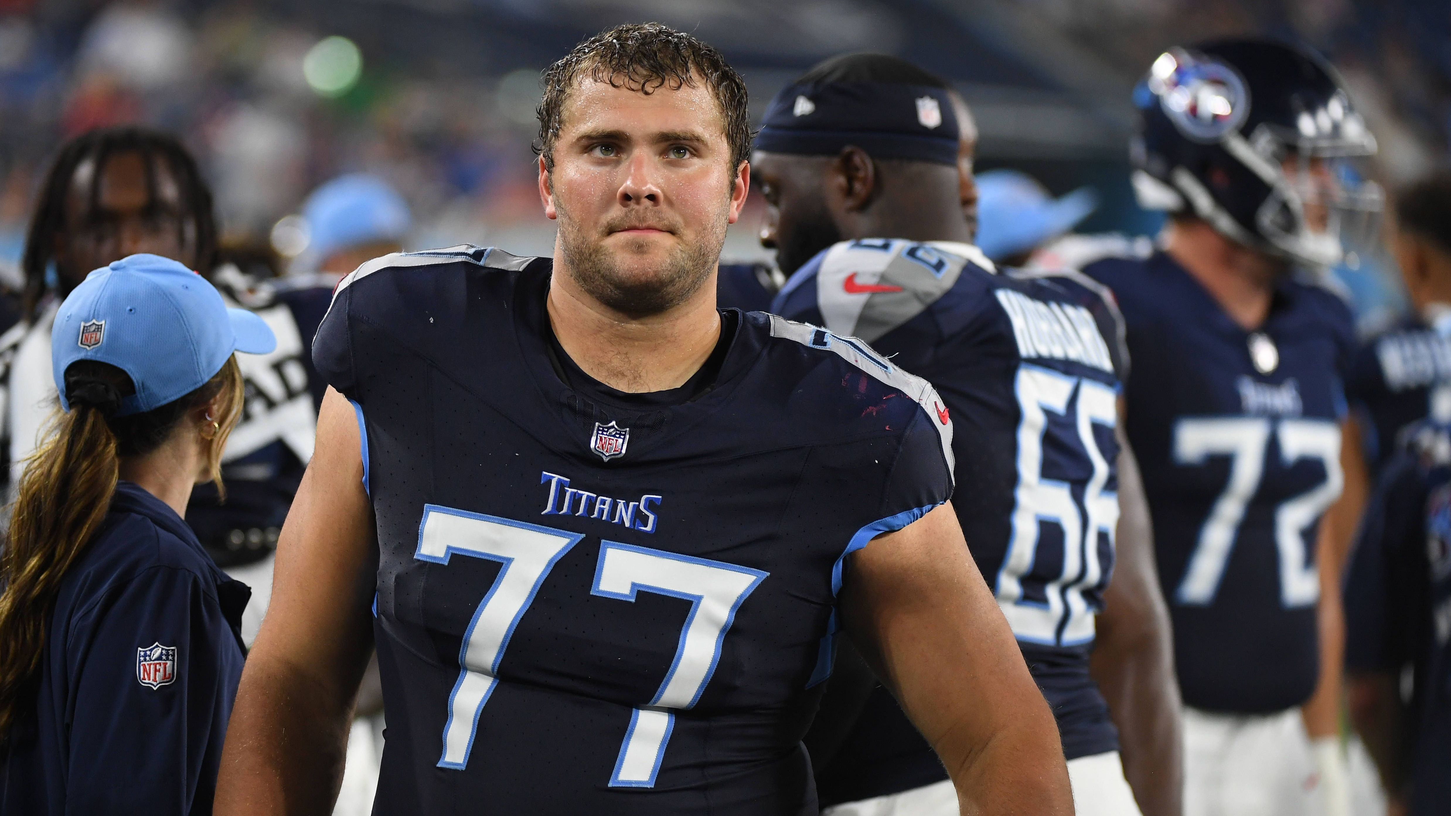 <strong>11. Pick: Peter Skoronski (Tennessee Titans)</strong><br>Die Titans schulten Skoronski von Tackle auf Guard um und der 22-Jährige spielte eine solide Saison als Left Guard. Allerdings schwächelte er gegen Ende der Saison ein wenig. In vier der letzten fünf Einsätze ließ er jeweils einen Sack zu. Zugegebenermaßen konnte auch die Titans-Offensive als Ganzes nur selten überzeugen.