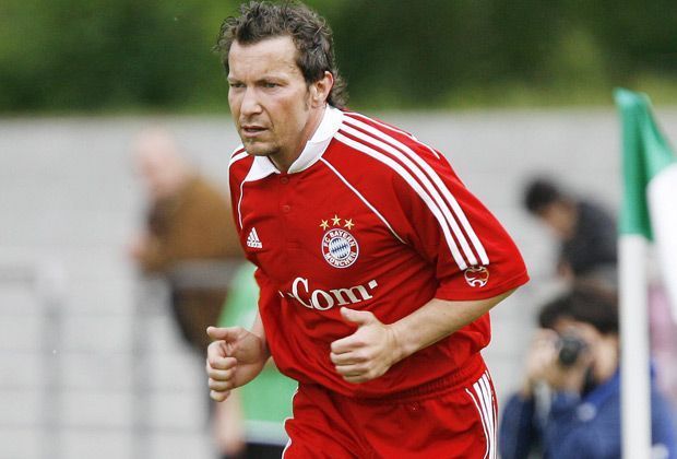 
                <strong>Michael Sternkopf</strong><br>
                Die letzte Legende im Bayern-Kader ist Michael Sternkopf. 94 Spiele bestritt der gebürtige Karlsruher für die Münchner, bevor er nach fünf Jahren zu Borussia Mönchengladbach wechselte. 2004 beendete Sternkopf seine aktive Karriere in Offenbach.
              