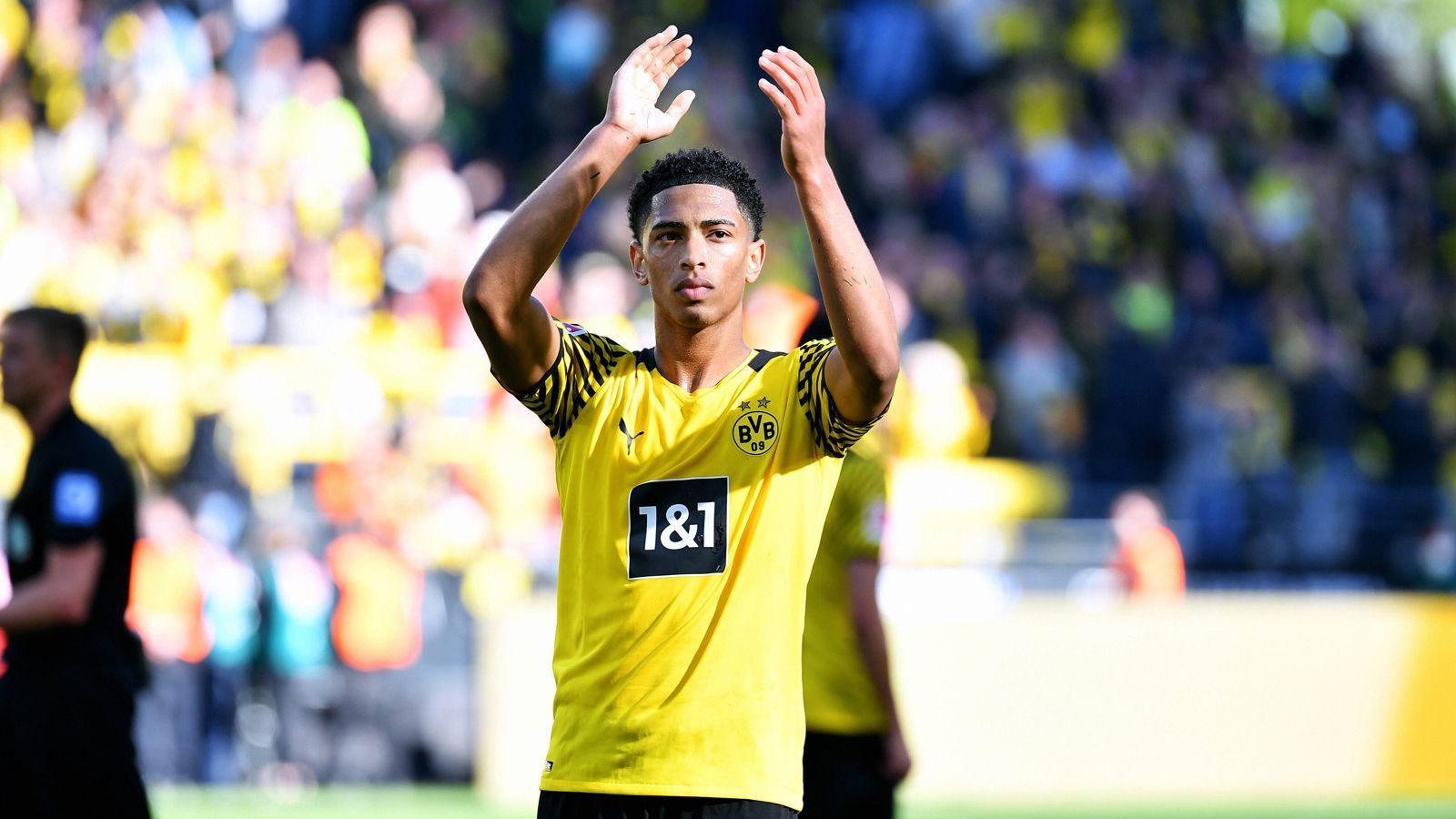 
                <strong>Platz 10 (geteilt): Jude Bellingham (kam von Birmingham City) </strong><br>
                &#x2022; Saison: 2020/2021<br>&#x2022; Ablösesumme: 25 Millionen Euro<br>&#x2022; Spiele/Tore/Assists für den BVB: 86/10/17<br>&#x2022; Aktueller Verein: Borussia Dortmund<br>
              