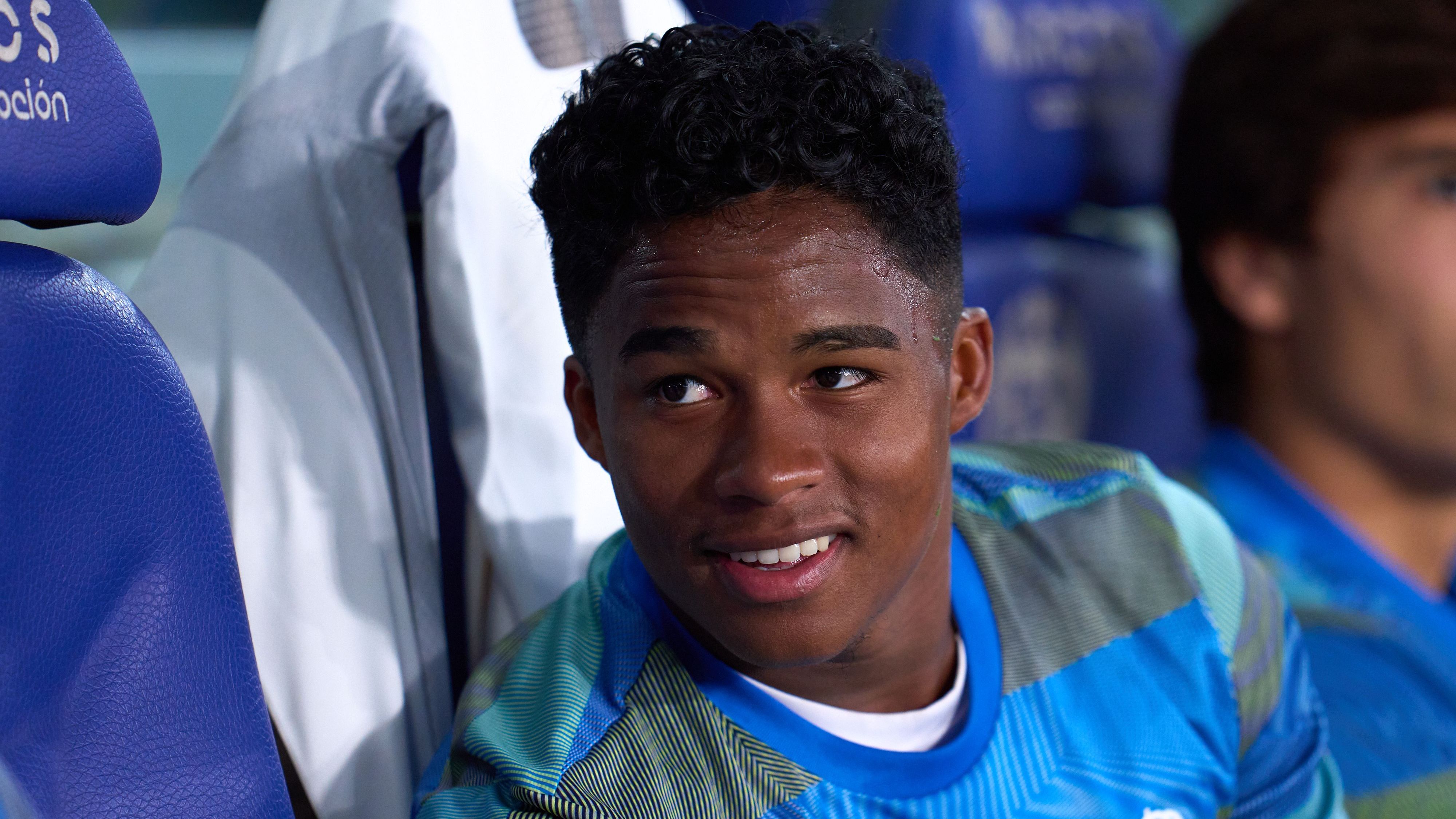 <em><strong>Endrick (Real Madrid)</strong><br>Bei Real Madrid ist Juwel Endrick unter Coach Xabi Alonso außen vor und hat kaum Chancen auf regelmäßige Einsätze. Mit Blick auf die WM 2026 braucht der Brasilianer aber Spielpraxis, um es in den Kader der Selecao für die Endrunde zu schaffen. Daher soll nun wohl eine Leihe im Raum stehen. Laut "Foot Mercato" könnte der 19 Jahre alte Stürmer möglicherweise in der Bundesliga bei Bayer Leverkusen landen. Demnach soll die "Werkself" zu den Interessenten zählen. Allerdings ...</em>