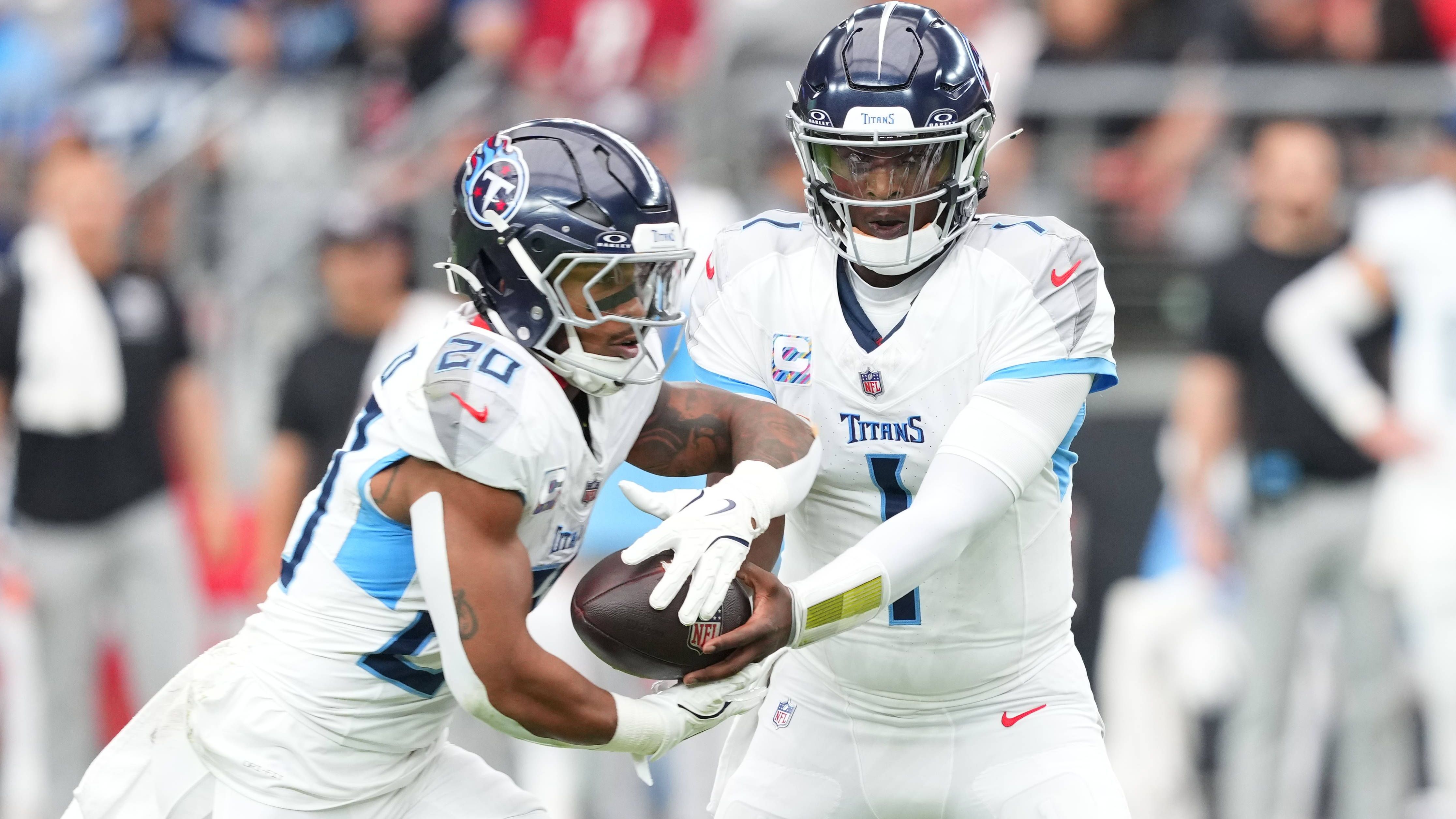 <strong>Platz 31: Tennessee Titans (Vorwoche: 27)<br></strong>Der Sieg gegen die Cardinals war nur ein Strohfeuer, gegen die Raiders ging wieder gar nichts - und das hatte Folgen: Head Coach Brian Callahan wurde nach 23 Spielen im Amt und nur vier Siegen gefeuert. Die Tennessee Titans stehen im Nirgendwo, Hoffnungsträger Cam Ward ist fast auf sich alleine gestellt. Ob Interimstrainer Mike McCoy das Ruder herumreißen kann? Fraglich.