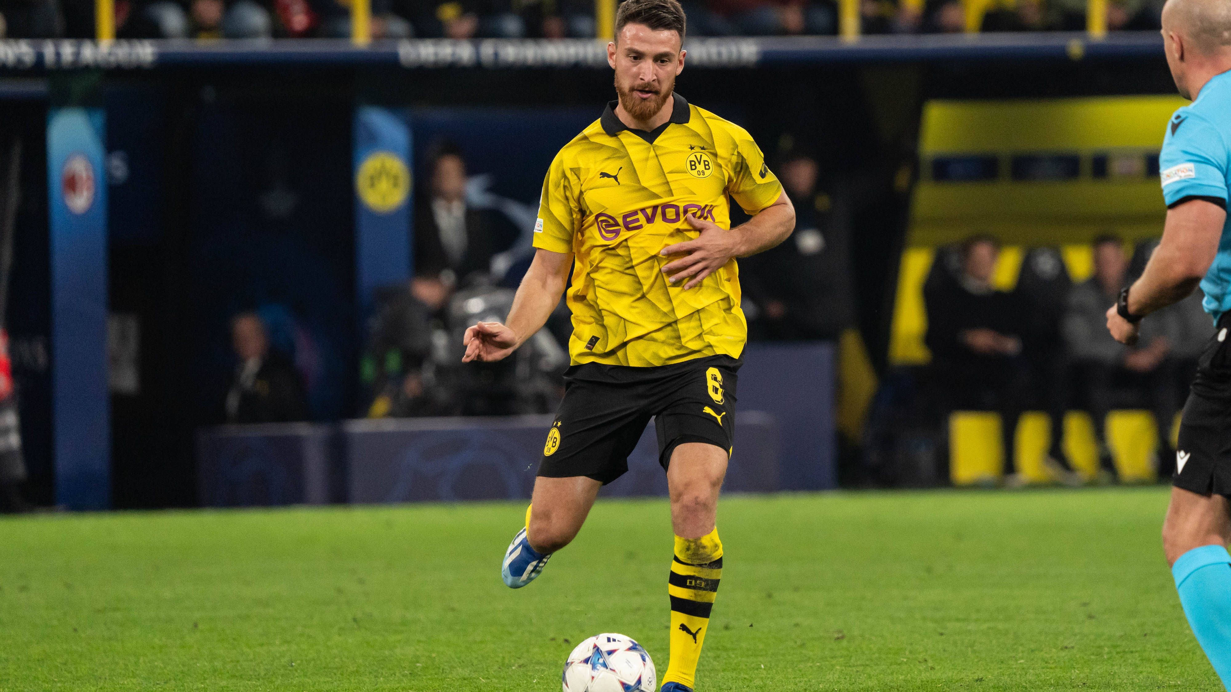 <strong>Salih Özcan (Borussia Dortmund)</strong><br>Stark im Defensivverhalten, deckt die Räume gekonnt ab und beweist gute Antizipation. Ist meist auch erster Aufbauspieler zwischen den Abwehrspielern.&nbsp;<strong><em>ran</em>-Note: 2</strong>