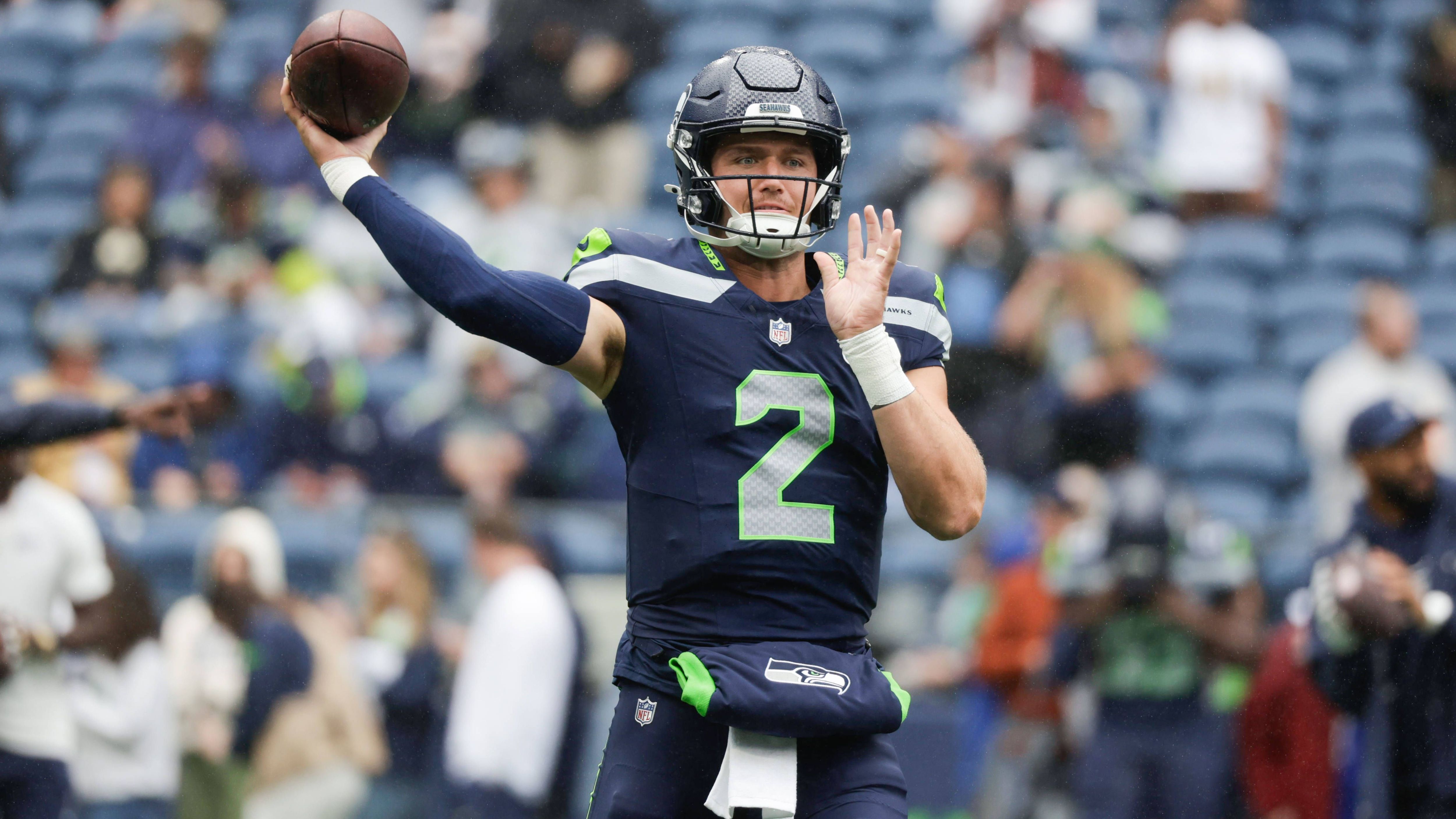 <strong>Platz 20: Drew Lock (Seattle Seahawks)</strong><br>Bereits 2022 und 2023 war Drew Lock Backup-Quarterback der Seahawks, damals hinter Geno Smith. Nach einem Jahr mit fünf Starts bei den Giants kehrte er vor der laufenden Saison zurück. Lock ist verlässlich und weiß, wie man NFL-Spiele gewinnt - zehn Siege stehen bei 28 Starts zu Buche. Doch auch er wäre eine erheblische Schwächung, müsste er dauerhaft Sam Darnold ersetzen.
