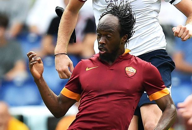 
                <strong>Gervinho - Die höchste Stirn Roms</strong><br>
                Der flinke Ivorer ist eine Bereicherung für das Römer Offensivspiel. Beim Serie-A-Kick gegen Cagliari war Gervinho allerdings nicht schnell genug, als sein Stirnband bei einem Zweikampf vom Kopf rutschte - und den hohen Scheitel offenbarte.
              