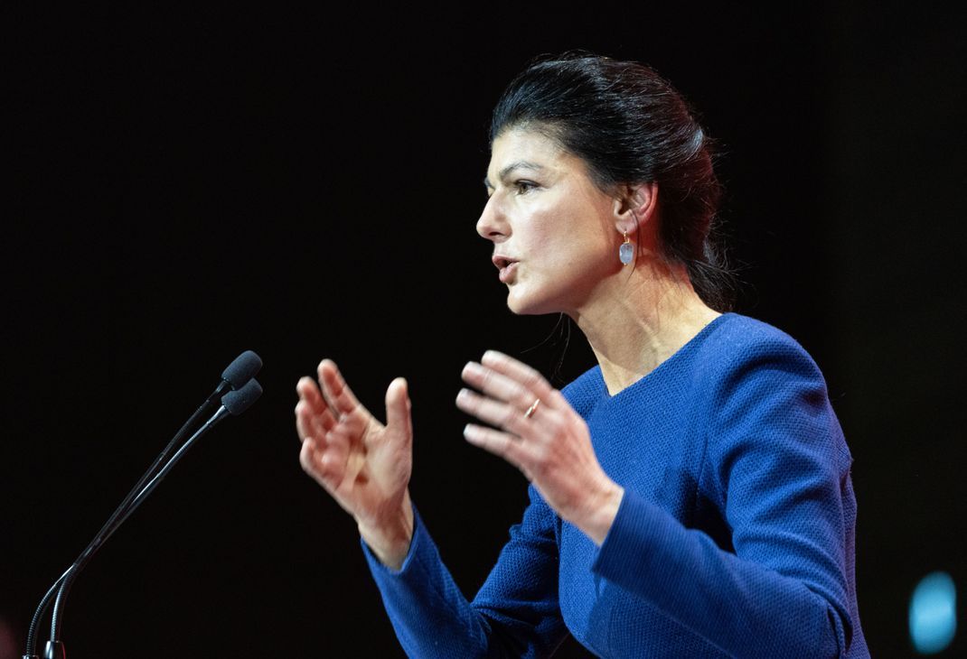 BSW-Chefin Sahra Wagenknecht richtet eine Warnung an die politische Konkurrenz.