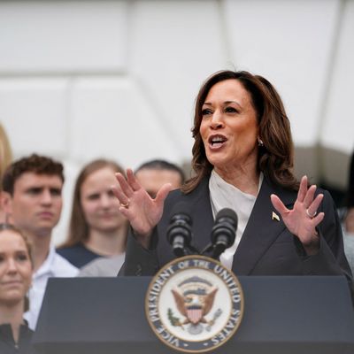 USA-ELECTION/HARRIS