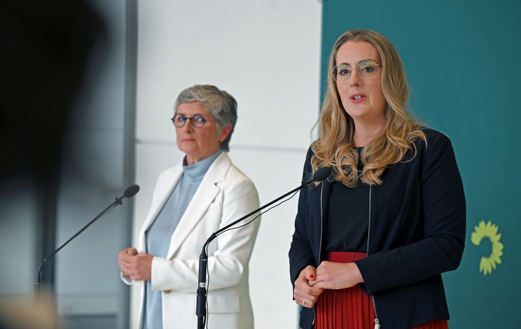 Die Grünen-Fraktionschefinnen machen die Union für die chaotische Lage im Bundestag verantwortlich.