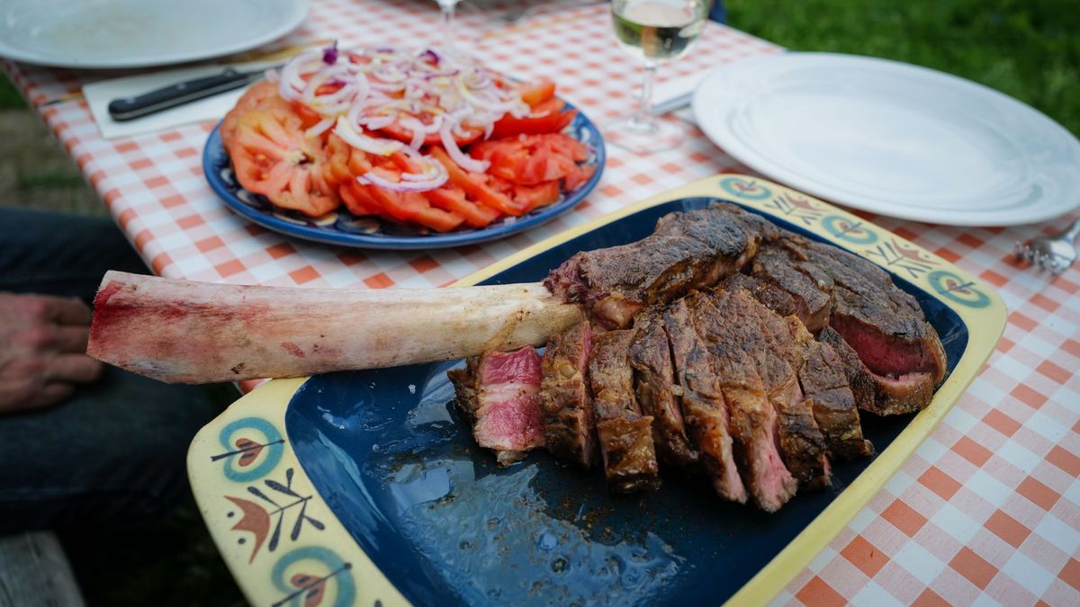 Butterzopf vom Grill mit Flat Iron Spiesse