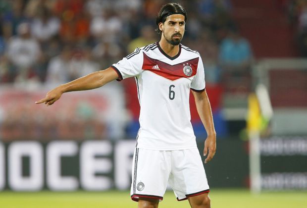 
                <strong>Sami Khedira (Defensives Mittelfeld | Deutschland)</strong><br>
                Sami Khedira zeigte in den Testspielen vor der WM noch einige Schwächen. Nach seiner Kreuzbandverletzung fehlt dem Taktgeber im Mittelfeld das richtige Timing und die nötige Beweglichkeit. Aktuell spielt der 27-Jährige noch nicht auf Top-Niveau.
              