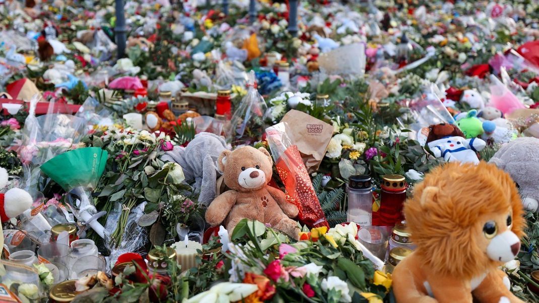 Bei der Todesfahrt auf dem Weihnachtsmarkt wurden knapp 300 Menschen verletzt und sechs starben. (Archivbild)