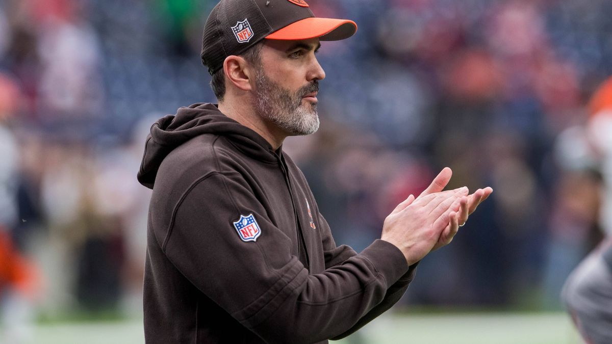 NFL, American Football Herren, USA 2024: Browns vs Texans JAN 13 January 13, 2024: Cleveland Browns head coach Kevin Stefanski prior to a Wild Card playoff game between the Cleveland Browns and the...