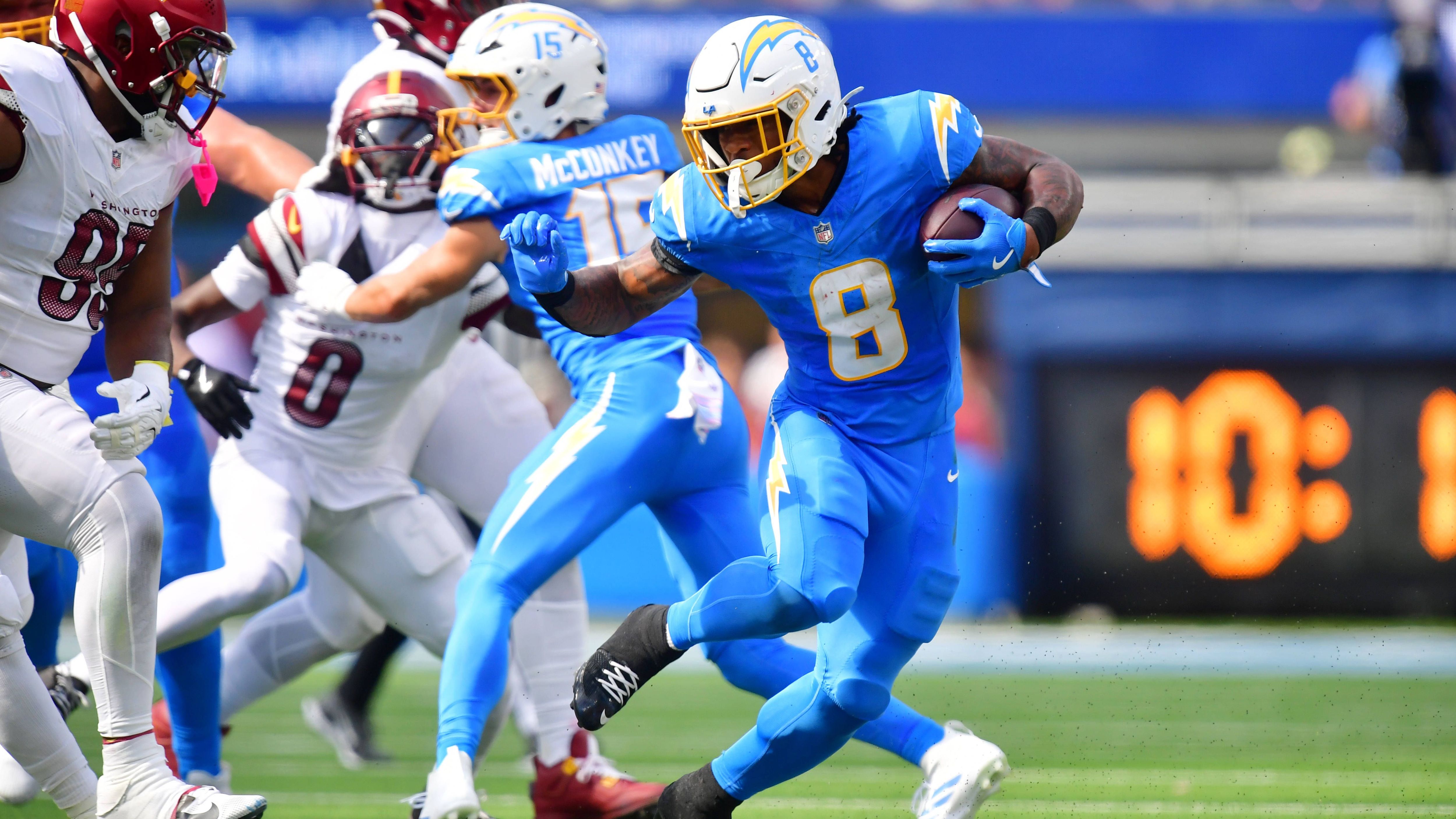 <em><strong>Omarion Hampton (Los Angeles Chargers)</strong><br>Die Los Angeles Chargers müssen mindestens vier Wochen auf Running Back Omarion Hampton verzichten. Der Rookie verletzte sich gegen die Washington Commanders am linken Fuß und wurde auf die Injured-Reserve-Liste gesetzt. Als er am Sonntag das Stadion verließ, hatte er einen Stützschuh an.</em>