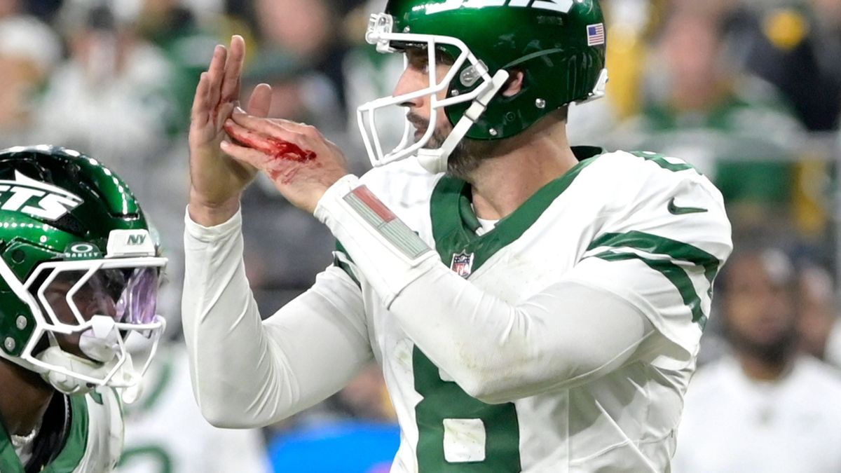 New York Jets quarterback Aaron Rodgers (8) calls for a time off during the third quarter of the Pittsburgh Steelers 37-15 win against the New York Jets at Acrisure Stadium on Sunday, October 20, 2...