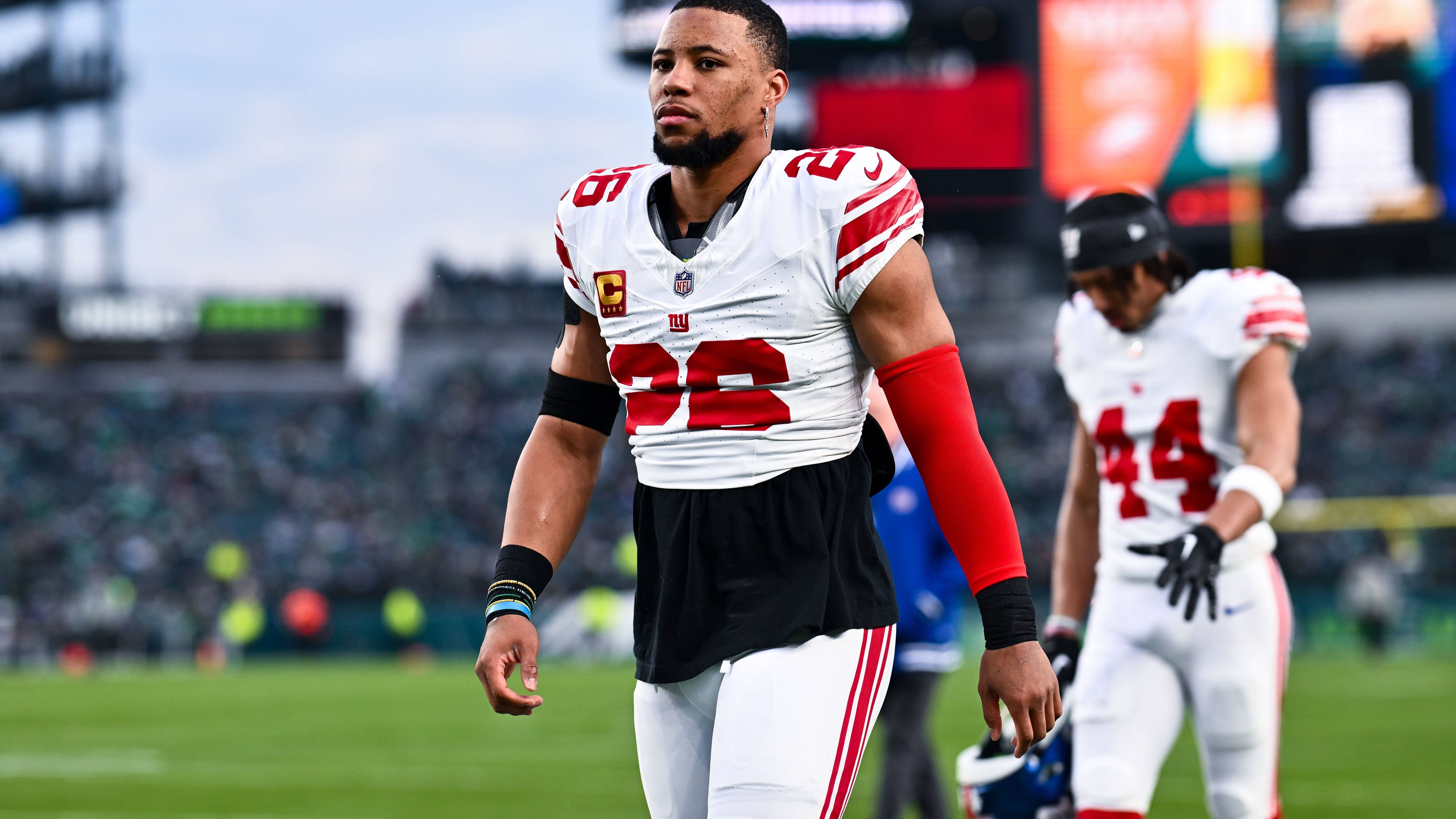 <strong>Week 7: Philadelphia Eagles at New York Giants</strong><br>In der Vorsaison spielte Star-Running-Back Saquon Barkley nach lange erfolglosen Verhandlungen mit den Giants unter dem Franchise Tag. In der Offseason 2024 unterschrieb der zweite Pick aus dem Draft 2018 dann ausgerechnet beim Divisionrivalen aus "Philly". Saftige drei Jahre und 37,75 Millionen Dollar zahlen ihm die Eagles und garantieren ihm somit mehrere Duelle mit seinem Ex-Team.