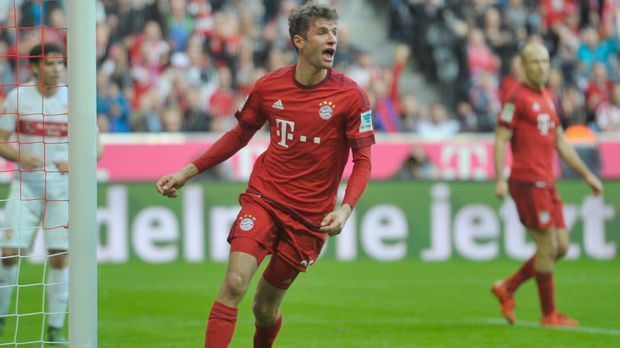 
                <strong>12. Spieltag: Thomas Müller feiert 150. Sieg in Rekordzeit</strong><br>
                12. Spieltag: Thomas Müller feiert in Rekord-Tempo seinen 150. Bundesliga-Sieg. Der Nationalspieler benötigt dafür lediglich 209 Bundesliga-Spiele. Die vorherige Bestmarke lag bei 245 Bundesliga-Partien, aufgestellt von Bayern-Verteidiger Rafinha.
              