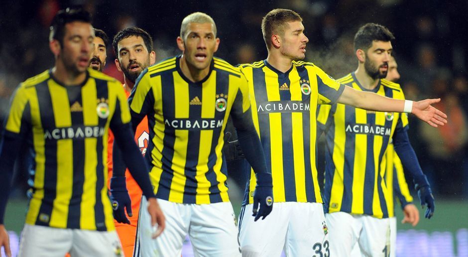 
                <strong>Fenerbahce Istanbul (Süper Lig / Türkei)</strong><br>
                17. Platz: Fenerbahce Istanbul - 150 Millionen Euro
              