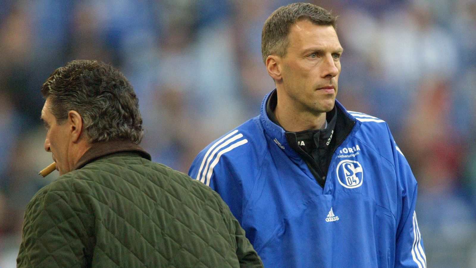 
                <strong>Frank Neubarth</strong><br>
                Bundesliga-Debüt als Schalke-Trainer: 10. August 2002 - Begegnung: FC Schalke 04 - VfL Wolfsburg 1:0
              