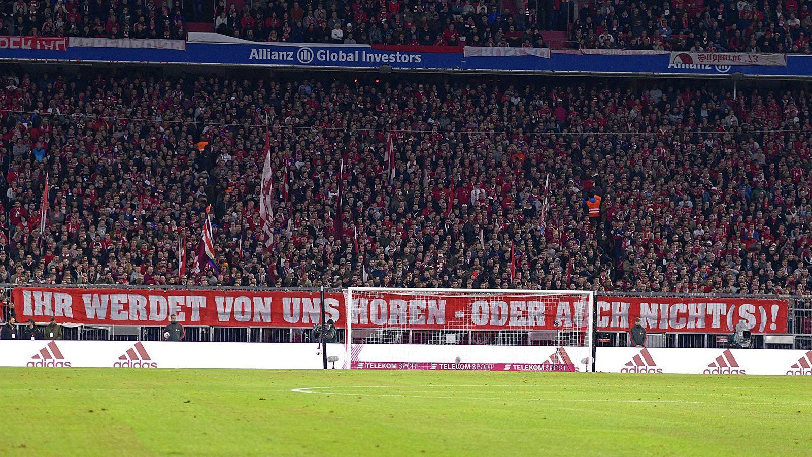 
                <strong>Fan-Protest in München</strong><br>
                Und auch in München wurde 20 Minuten lang geschwiegen.
              