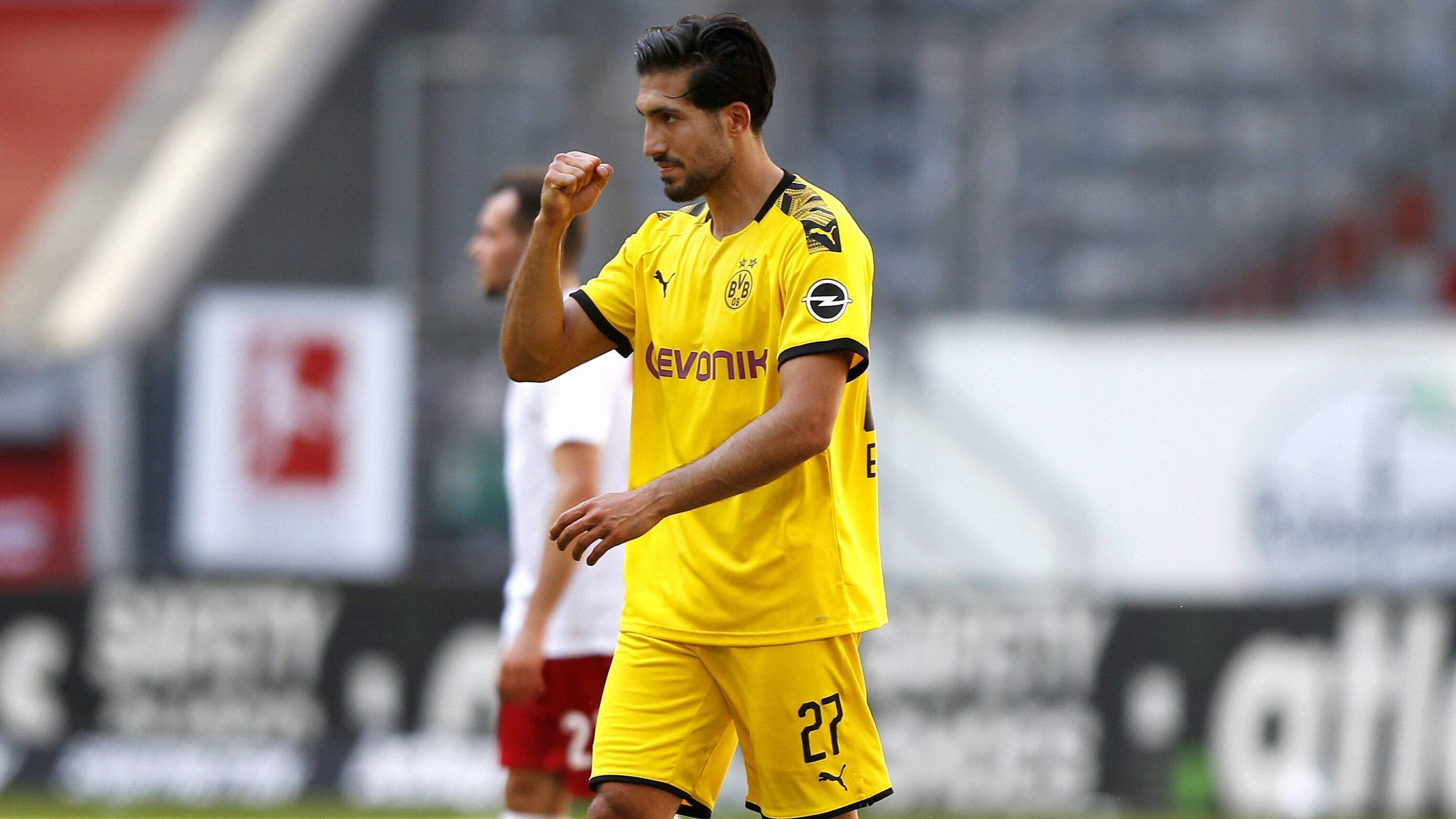 
                <strong>Emre Can (Borussia Dortmund)</strong><br>
                Für den ein oder anderen wohl etwas verwunderlich, dass auch Winterneuzugang Emre Can in dieser Auflistung zu finden ist. Zunächst mit einer Leihe (inklusive Kaufpflicht über 25 Millionen Euro) kam Can im Winter zum BVB und sollte die lange vermisste Mentalität in die Mannschaft bringen. Am Ende seines sechsmonatigen Vorspiels, fällt die Bilanz eher ernüchternd aus. Zwar konnte er sich in seinem ersten Spiel mit einem Traumtor gegen Leverkusen in die Herzen der BVB-Fans schießen, doch die Begeisterung flachte relativ bald ab. Da Julian Brandt und Axel Witsel auf der 8er-Position gesetzt waren, rotierte Can zwischen dem defensiven Mittelfeld und der Innenverteidigung herum. Dort fiel auf, dass er nur selten Zugriff auf das BVB-Spiel hatte. Es wird spannend zu sehen sein, ob sich Can auf mittlere Sicht als Top-Spieler etablieren kann. 
              