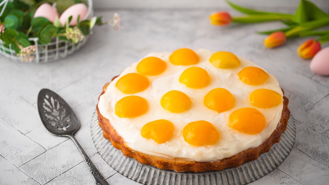 In diesem Jahr essen wir Spiegelei-Kuchen zu Ostern. Einfach unwiderstehlich und fruchtig!