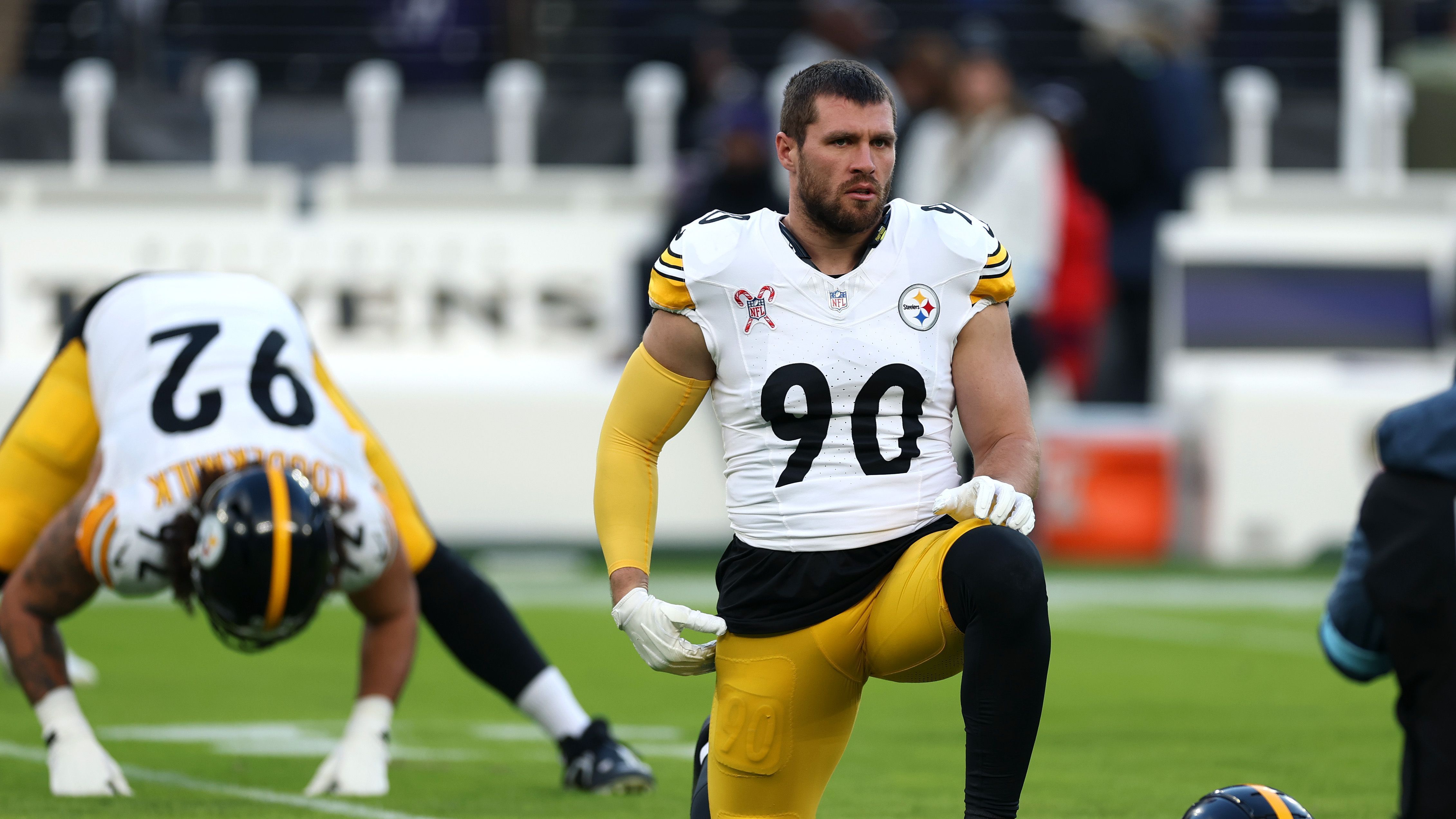 <strong>Platz 11: Pittsburgh Steelers<br></strong>Auf dem Papier stellen die Steelers einen der gefährlichsten Pass Rushes der Liga und dürften für viel Alarm in gegnerischen Backfields sorgen. Auch das Safety-Duo aus Minkah Fitzpatrick und DeShon Elliott muss sich nicht verstecken. Fragezeichen bleiben aber auf der Cornerback-Position. Kann ein alternder Darius Slay für mehr Konstanz sorgen?