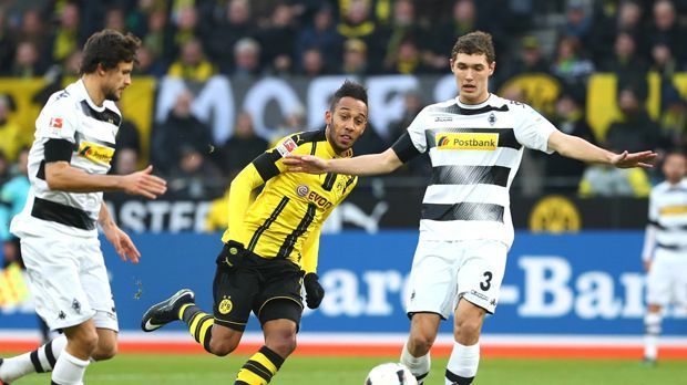 
                <strong>Borussia Mönchengladbach – Borussia Dortmund</strong><br>
                Borussia Mönchengladbach – Borussia Dortmund (Samstag, ab 18 Uhr im Liveticker): Der Attentäter ist zwar gefasst und die erfolgreichen Ermittlungen helfen dem BVB hoffentlich bei der Aufarbeitung des Anschlags vom 11. April, doch aus den Köpfen raus ist das Geschehene noch lange nicht. Gladbach hat zwar noch das Pokal-Halbfinale am Dienstag in der Hinterhand, ein Sieg gegen Dortmund würde nicht nur Selbstvertrauen geben, sondern auch Schwung für die restlichen Spiele im Kampf um einen Europa-League-Platz. Die Gastgeber werden die Chance gegen einen immer noch angeschlagenen Gegner nutzen. ran.de-Tipp: 2:0
              