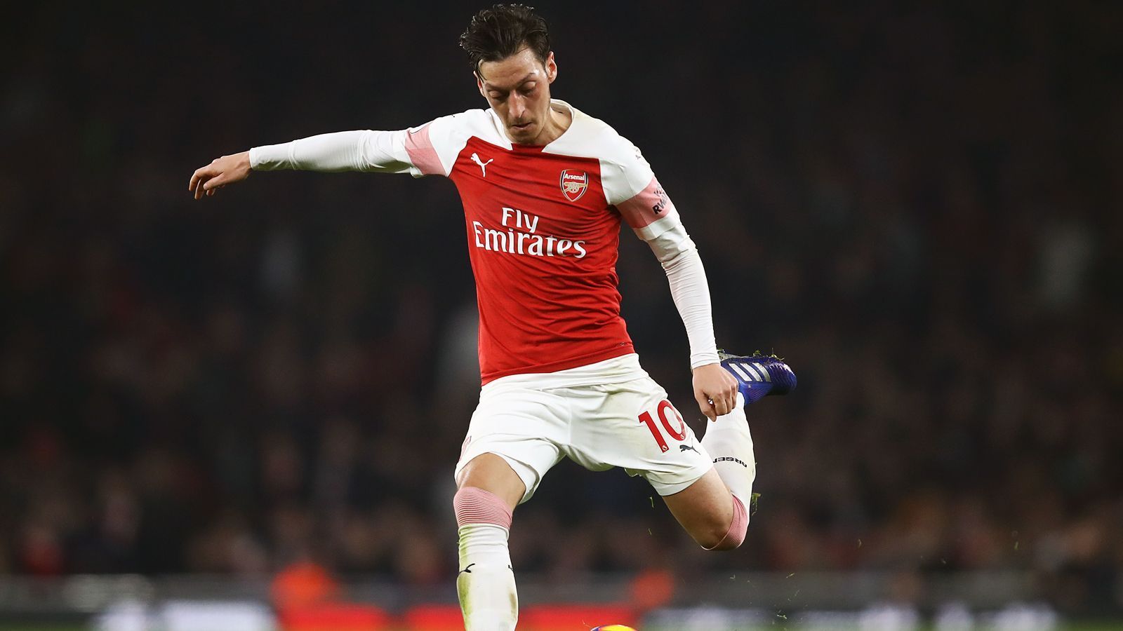 
                <strong>Platz 3 - Mesut Özil (FC Arsenal)</strong><br>
                17 Prozent der Stimmen
              