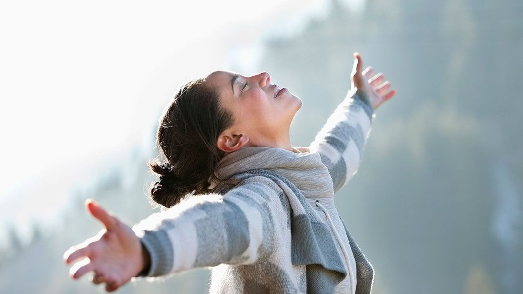 Schon in Stimmung für Herbstspaziergänge, Schneetouren und Wintermärkte? Mit unseren Beauty-Tipps sind auch Haut &amp; Haare perfekt auf die kalte Jahreszeit vorbereitet.