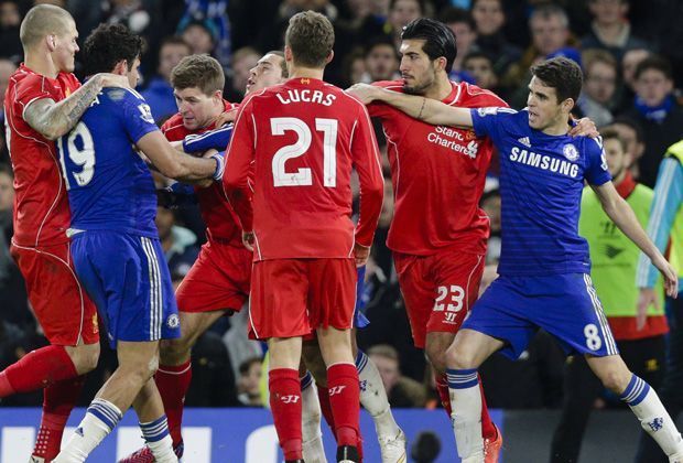 
                <strong>Costa vs. Gerrard: Teil I</strong><br>
                Das Rückspiel im League-Cup-Halbfinale zwischen dem FC Chelsea und dem FC Liverpool war eine extrem intensive Partie. Vor allem Chelseas Diego Costa (2.v.l.) zeigte sich besonders angriffslustig – und legte sich mit Liverpool-Legende Steven Gerrard (3.v.l.) an. 
              