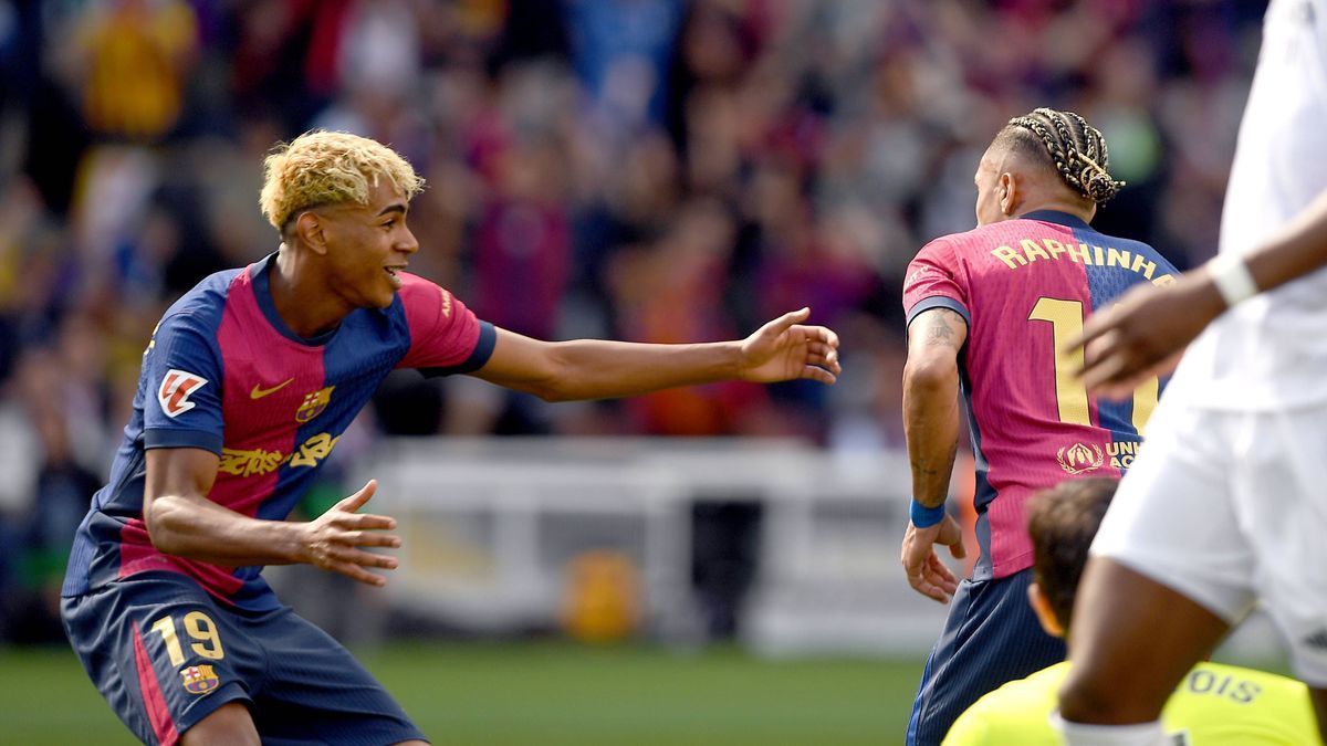 FC Barcelona, Barca v REAL MADRID OLIMPIC STADIUM LLUIS COMPANYS. MONTJUIC,BARCELONA. May 11, 2025 FC BARCELONA vs REAL MADRID May 11 ,2025 Raphina (11) of FC Barcelona celebrates scoring his team ...
