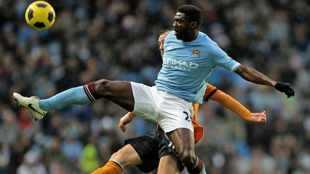 
                <strong>Kolo Toure</strong><br>
                Kolo Toure wechselte 2009 für 18,7 Millionen Euro von Arsenal zum Ligarivalen. Der Ivorer absolvierte 102 Pflichtspiele für City und war zunächst Stammspieler. War beim Meistertitel 2012 allerdings nicht mehr erste Wahl und bekam 2013 keinen Vertrag mehr. Heute spielt er in Liverpool
              