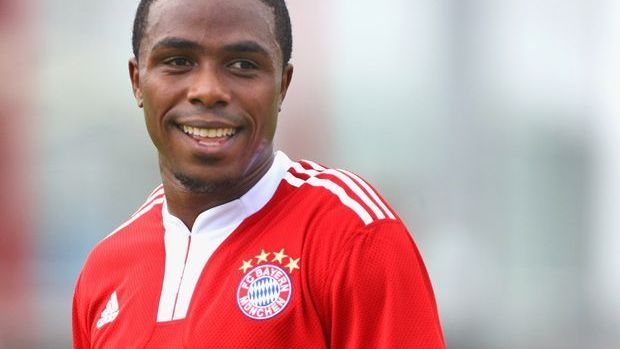 <strong>Edson Braafheid</strong><br>
                Zwei Millionen Euro überweist der FC Bayern 2009 an Twente Enschede für den Außenverteidiger. Braafheid erreicht nie das Niveau des restlichen Teams und kommt in zwei Jahren auf nur 19 Spiele.