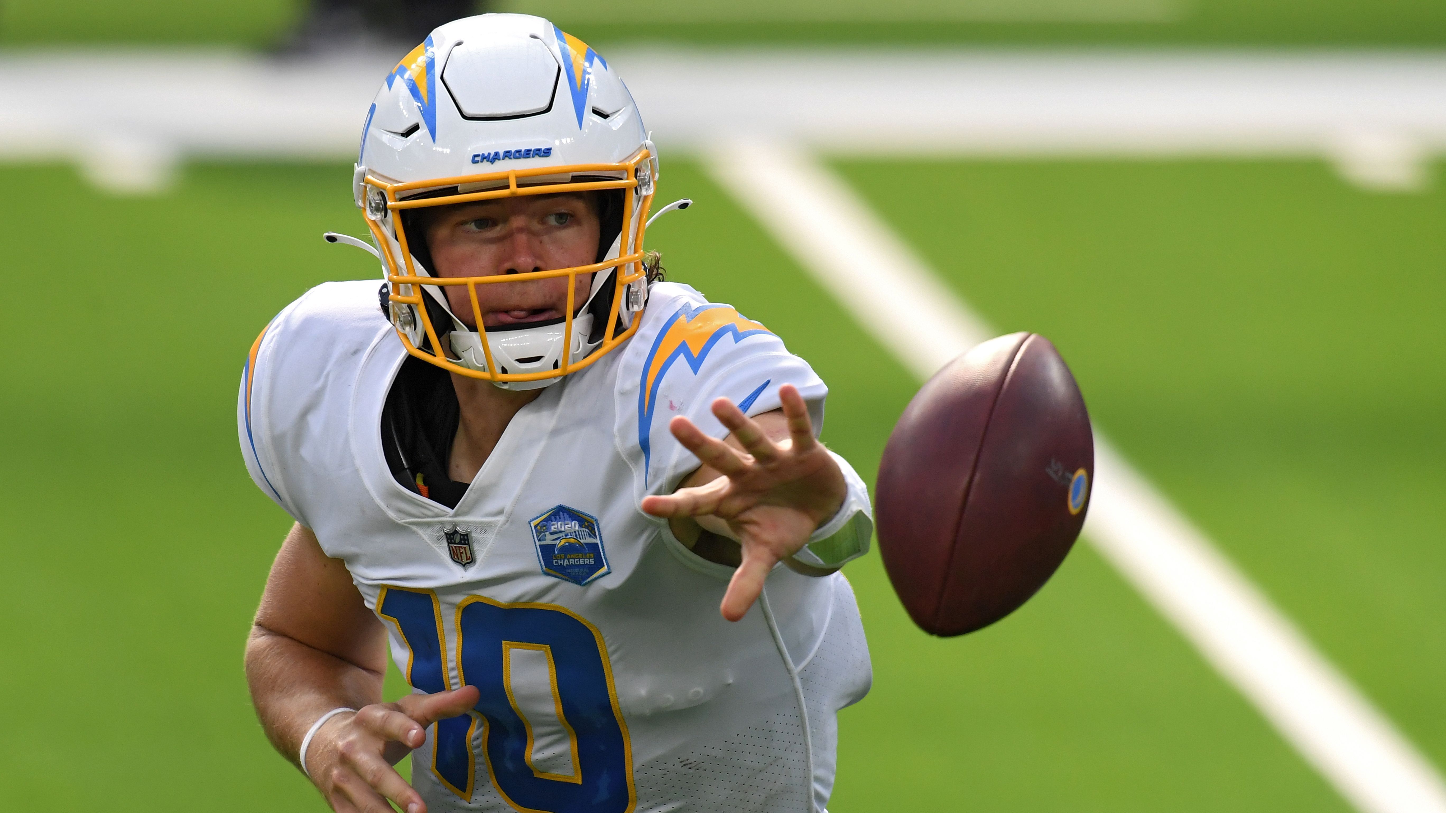 <strong>Platz 12: Justin Herbert (Los Angeles Chargers)</strong><br>Erster NFL-Start: Week 2, 2020 vs. Kansas City Chiefs<br>Statistiken: 22/33, 311 Yards, 1 TD, 1 INT<br>QBR: 94,4