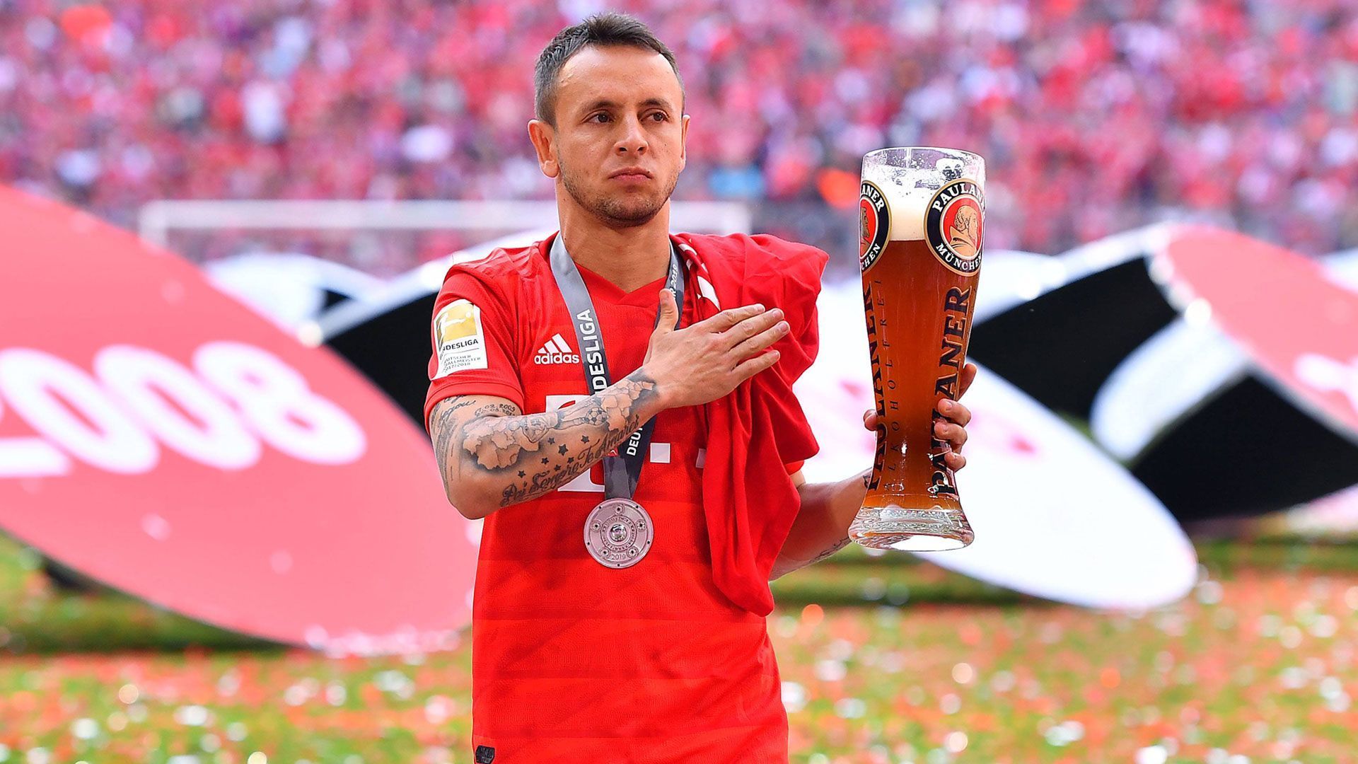 
                <strong>Rafinha</strong><br>
                Wechsel zur Saison: 2019/20 -Pflichtspiele für den FC Bayern: 266 -Pflichtspieltore für den FC Bayern: 6 -Aufnehmender Verein: Flamengo Rio de Janeiro
              