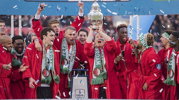
                <strong>Niederlande: Feyenoord Rotterdam ist Pokalsieger</strong><br>
                Niederlande: Feyenoord Rotterdam vs. FC Utrecht. In den Niederlanden ist der Titel des KNVB-Cups bereits am 24. April ausgespielt worden: Feyenoord Rotterdam besiegte den FC Utrecht mit 2:1 und gewann den Pokal damit zum zwölften Mal und erstmals seit 2008.
              