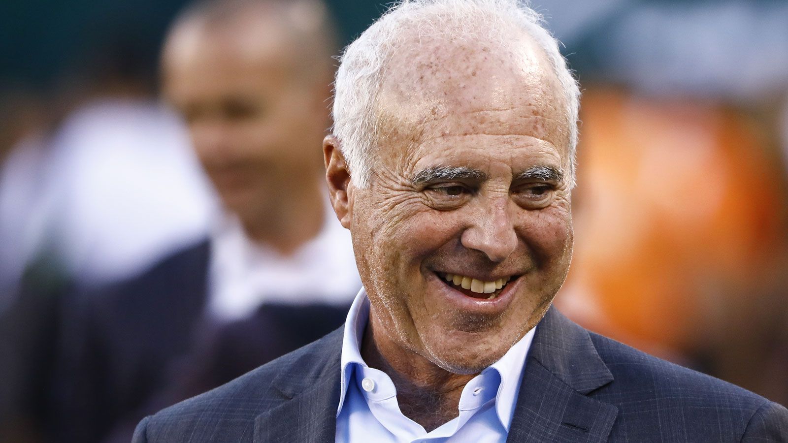 
                <strong>Platz 14: Jeffrey Lurie (Philadelphia Eagles)</strong><br>
                Vermögen: 2,7 Milliarden US-DollarPosition unter den reichsten US-Amerikanern: 319Klub gekauft: 1994 für 185 Millionen US-Dollar
              