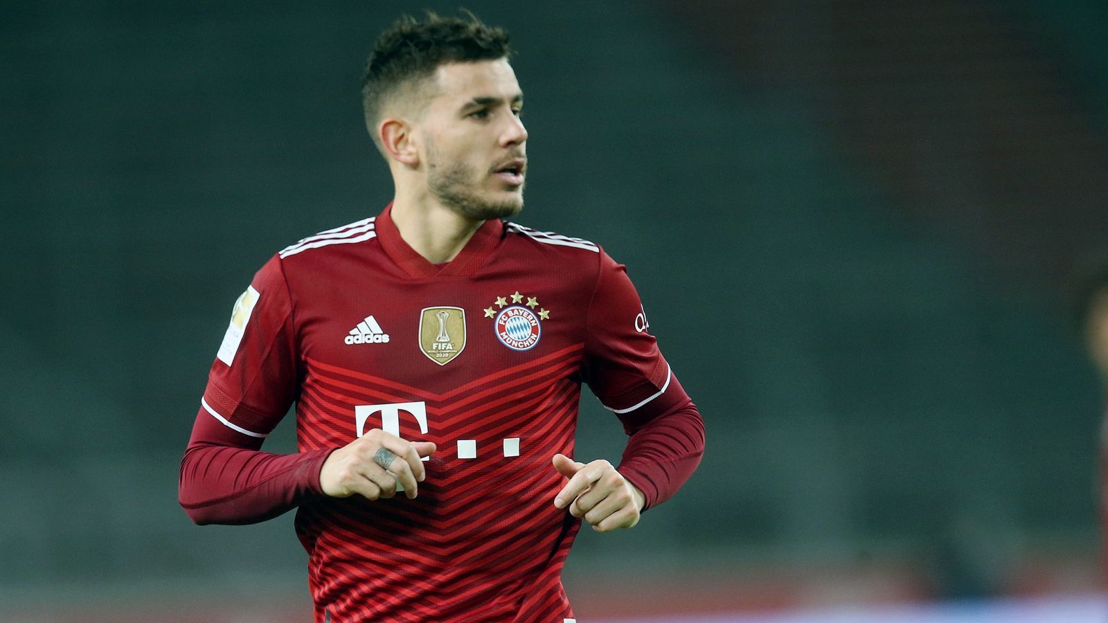 
                <strong>Lucas Hernandez</strong><br>
                Auch er muss nur selten defensiv eingreifen, kann sich dadurch auch nicht übermäßig auszeichnen. Im Spiel nach vorne ebenfalls nicht sehr auffällig. ran-Note: 4
              