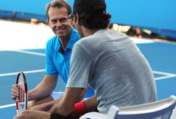 
                <strong>Stefan Edberg formt den "FedExpress" </strong><br>
                Der Doppelspezialist soll Roger wieder zum "Fedexpress" formen. Kein Wunder, schließlich schloss Federer das vergangene Jahr nur als Weltranglistensiebter ab.
              