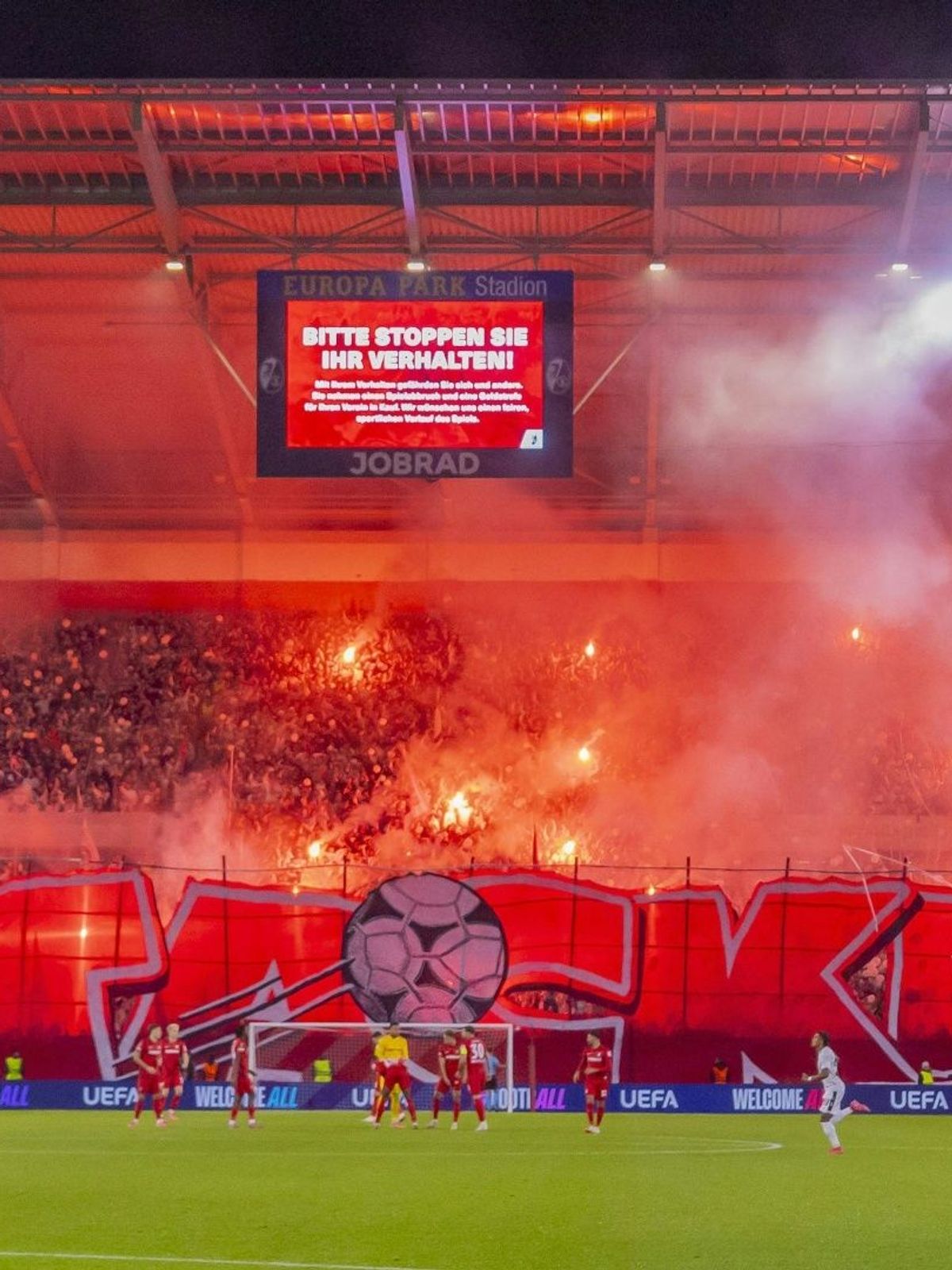 Die Pyro-Show der Freiburg-Fans gegen Basel