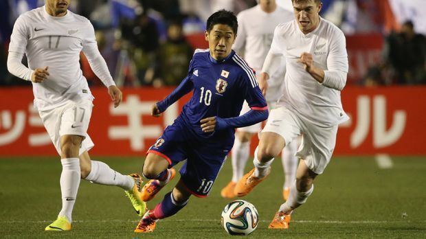 
                <strong>Shinji Kagawa</strong><br>
                In Dortmund stieg Shinji Kagwa einst vom unbekannten Zweitliga-Profi aus Japan zum Publikumsliebling und Bundesliga-Star auf. Bei Manchester United lief es zuletzt nicht mehr so rund, für seine Nationalmannschaft ist er aber unverzichtbar.
              