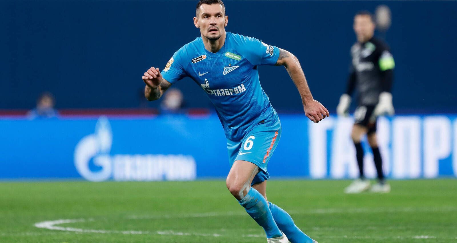 
                <strong>Dejan Lovren (Zenit St. Petersburg)</strong><br>
                Dejan Lovren begann seine fußballerische Karriere in München beim BSC Sendling. Nachdem seine Eltern in ihre kroatische Heimat zurückkehrten, entwickelte sich der heute 32-Jährige in der Jugend von Dinamo Zagreb zu einem begehrten Innenverteidiger. Über Lyon und Southampton kam er zum FC Liverpool, wo er an der Seite von Jürgen Klopp die Champions League gewann. Mit Kroatien wurde der 70-fache Nationalspieler 2018 Vizeweltmeister. Heute beträgt sein Marktwert noch sieben Millionen Euro.
              