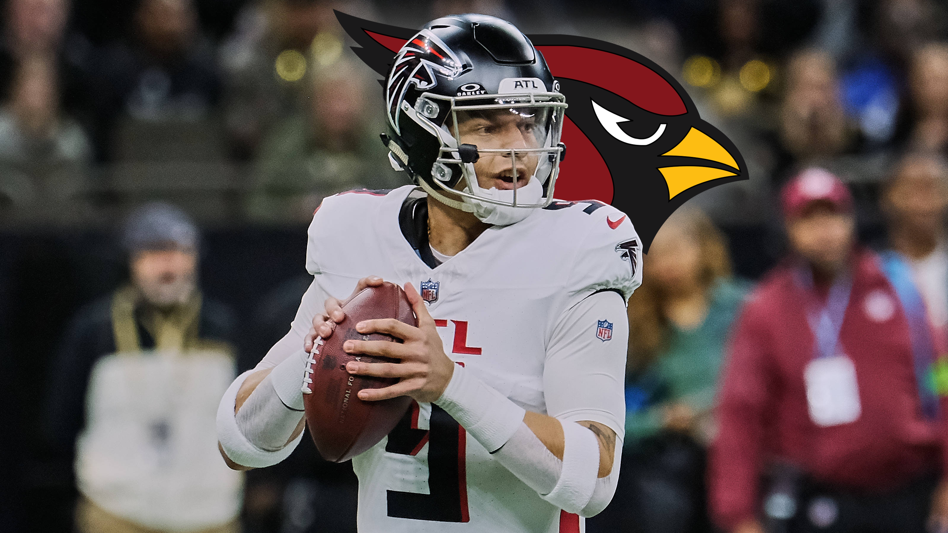 <strong>Desmond Ridder (Arizona Cardinals)</strong><br>Art des Deals: Trade<br>Trade-Details: Falcons erhalten: Rondale Moore (WR)&nbsp;<br>Summe: 2,01 Millionen<br>Vertragslaufzeit: 2 Jahre<br><br>Nach der Verpflichtung von Kirk Cousins geben die Falcons ihren bisherigen Starter an die Arizona Cardinals ab. Hier wird Ridder wohl hinter Kyler Murray Platz nehmen müssen.