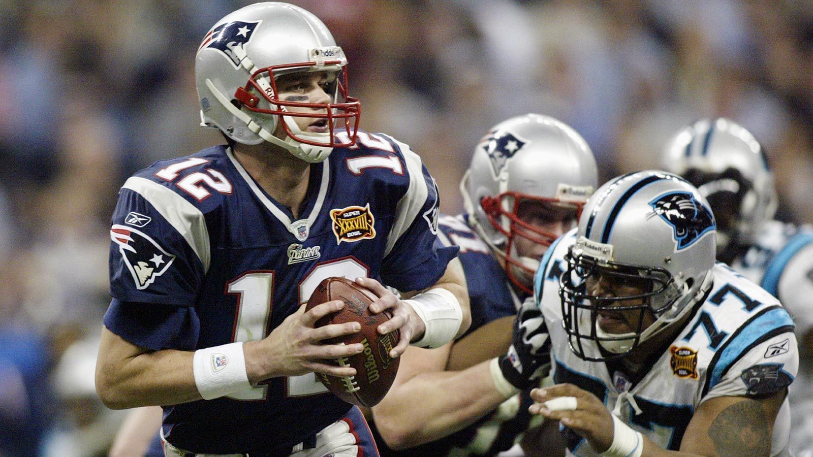 <strong>Platz 10 (geteilt): Super Bowl XXXVIII - 61 Punkte</strong><br>
                • Datum: 01.02.2004<br>• Endstand: New England Patriots vs Carolina Panthers 32:29<br>Ein Super Bowl, der nicht nur wegen des "Nipplegate" um Janet Jackson und Justin Timberlake in Erinnerung blieb. Eigentlich sah alles danach aus, als ob es zur ersten Verlängerung in einem Super Bowl kommen würde. Doch den New England Patriots um Tom Brady gelang es, Kicker Adam Vinatieri für das siegbringende Field Goal aus 41 Yards in Position zu bringen. Mit nur noch vier Sekunden auf der Uhr verwandelte Vinatieri und sicherte den Patriots den dritten Super Bowl in vier Jahren und Tom Brady den bis dahin besten Start in eine NFL-Karriere.