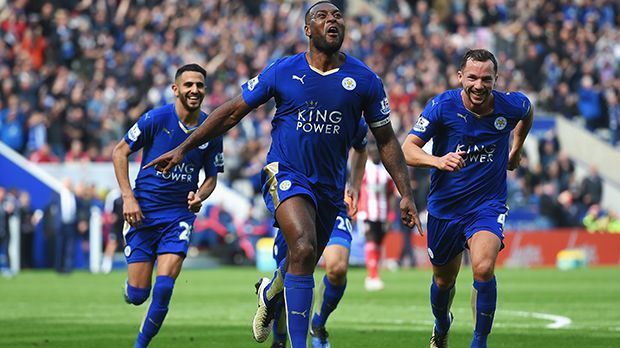 
                <strong>Wes Morgan</strong><br>
                Wes Morgan: Der heutige Kapitän spielte vor fünf Jahren bei Nottingham Forest in der Football League Championship, der zweiten englischen Liga. Der Klub belegte im Saisonende einen ordentlichen sechsten Platz und Wes Morgan spielte unermüdlich: In 46 Partien stand er 46 Mal über die volle Distanz auf dem Platz.
              