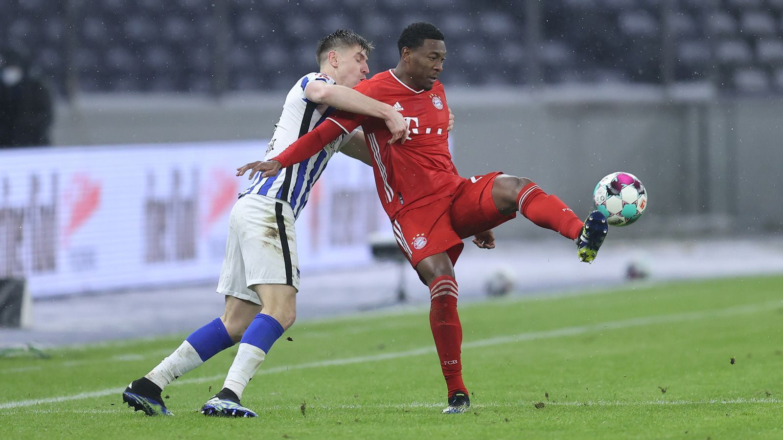 
                <strong>David Alaba</strong><br>
                Wirkt in der ersten Halbzeit nicht ganz konzentriert, hält in der Anfangsphase viel zu lange den Ball und verliert diesen mehrfach. Im zweiten Durchgang stabiler und mit besseren Pässen in die Tiefe. ran-Note: 3
              