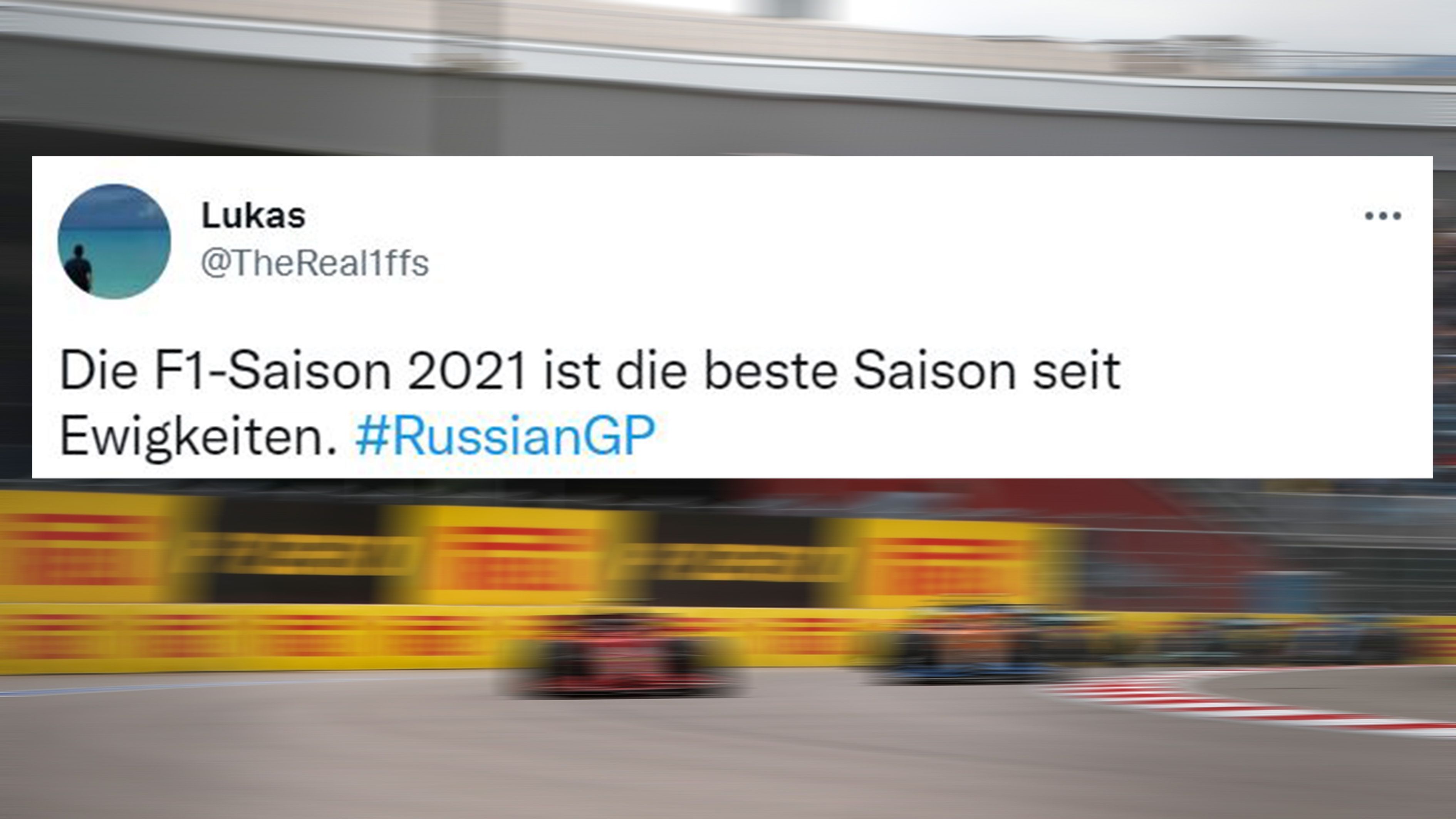 
                <strong>Was für eine Saison!</strong><br>
                Selbst das Rennen in Sotschi, das in den vergangenen Jahren eher zu der Sorte der unspektakulären Läufe gehörte, liefert ab. Diese Saison hat es richtig in sich!
              