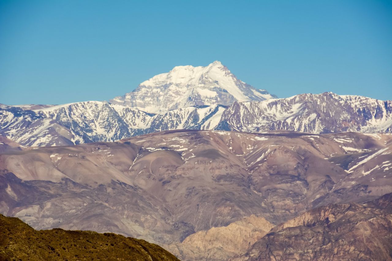 Der Aconcagua liegt in Argentinien und ist mit 6.961 Metern nicht nur der höchste Berg in Südamerika, sondern auch der zweithöchste der Welt.
