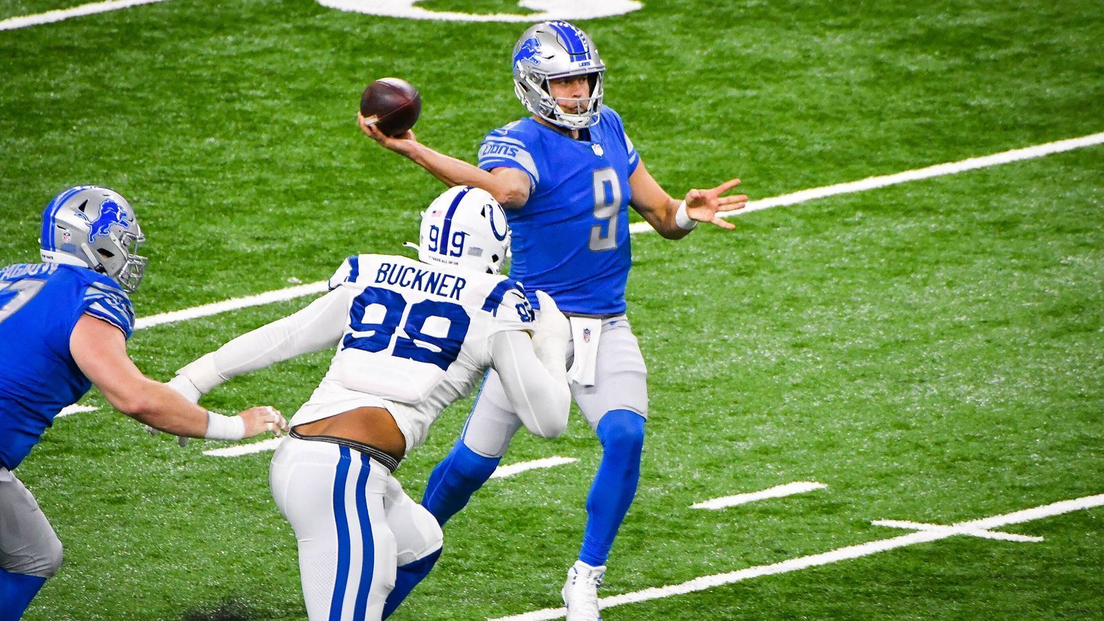 
                <strong>Interior Lineman</strong><br>
                DeForest Buckner (Indianapolis Colts), 25 Stimmen - 2nd Team: Cam Heyward (Pittsburgh Steelers), 8 Stimmen
              